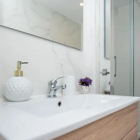 Home2book Sea Views Design Triana Center Apartment *